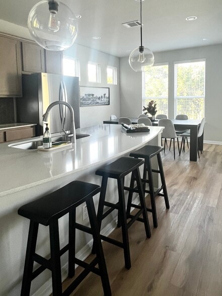 Kitchen - 1025 Harwell Loop