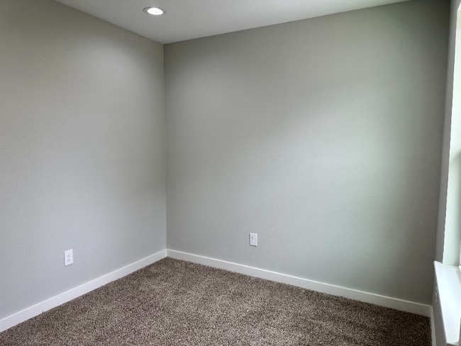 Building Photo - 8404 Tate St