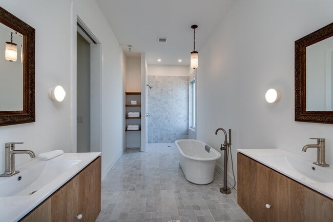 Building Photo - 4043 Serenbe St