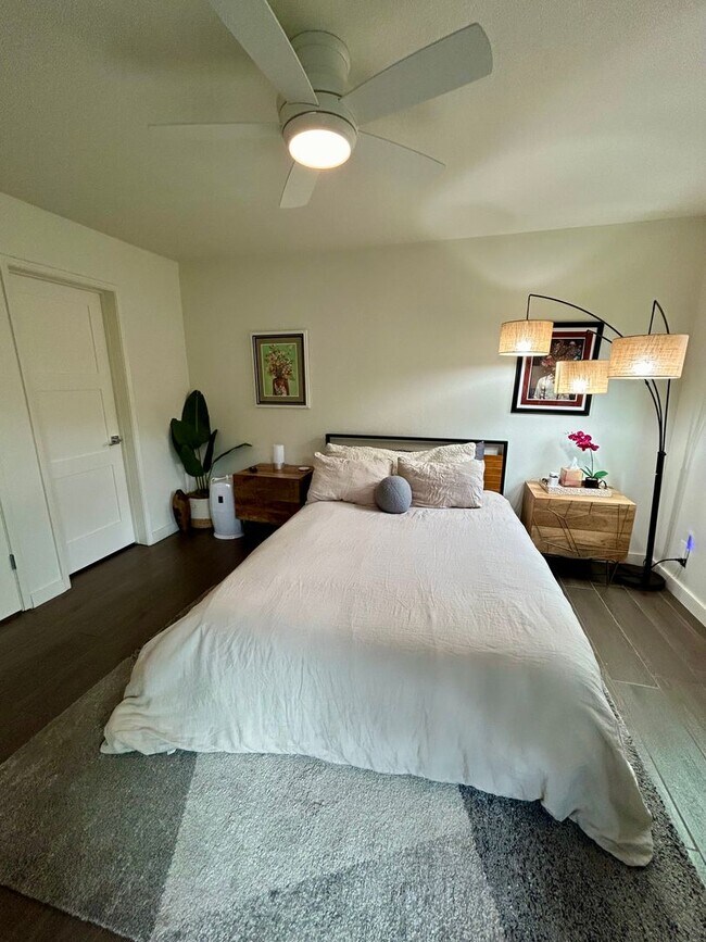 Building Photo - Willow Glen Townhome with Gorgeous Patio