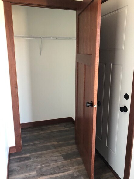 Building Photo - 1739 Aspen Ct