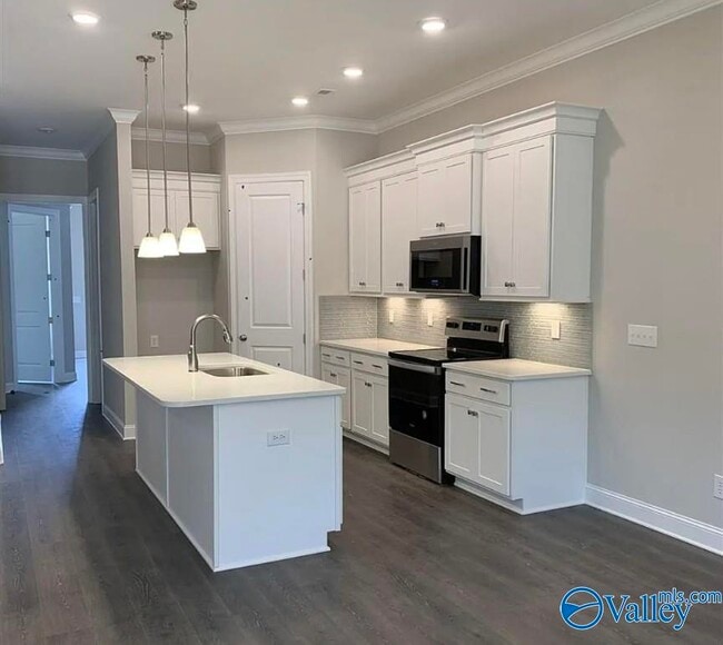 Building Photo - 50 Pine St