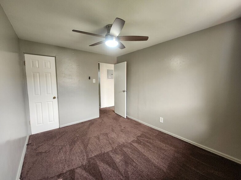 Building Photo - 1056 Dayton St