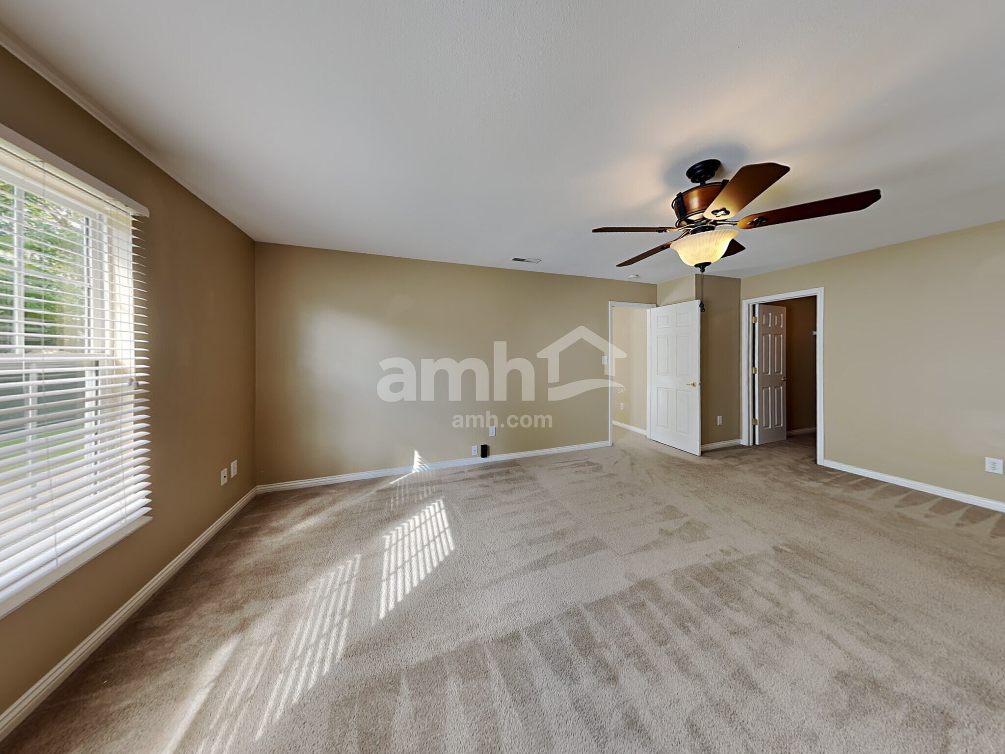 Building Photo - 1159 Fiesta Dr