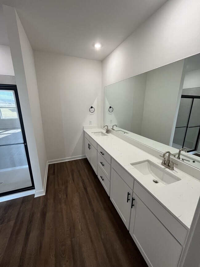 Building Photo - 495 W Gosling Isle