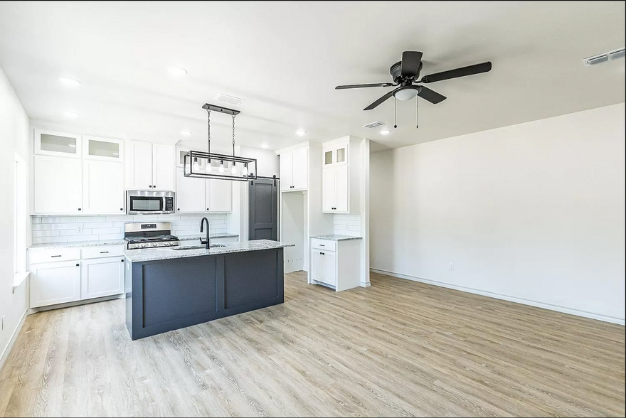 Building Photo - 2113 20th St