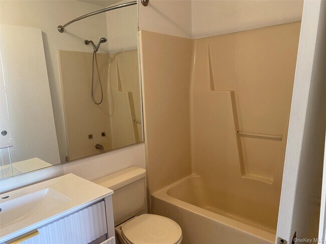 Building Photo - 50 Olde Wagon Rd