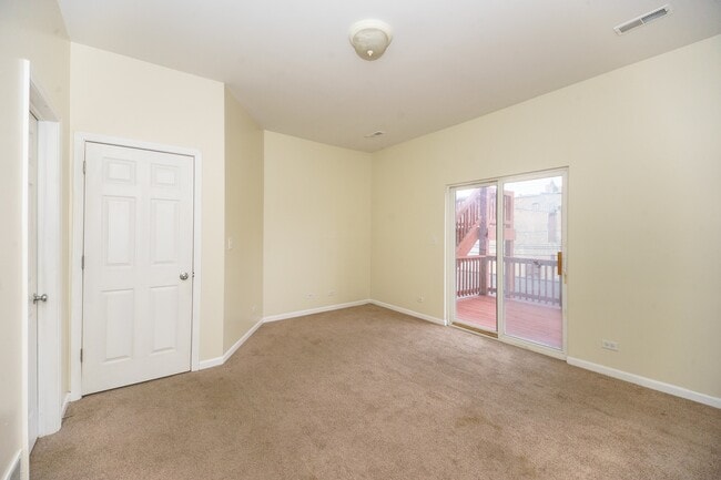 Building Photo - 4433 S Calumet Ave