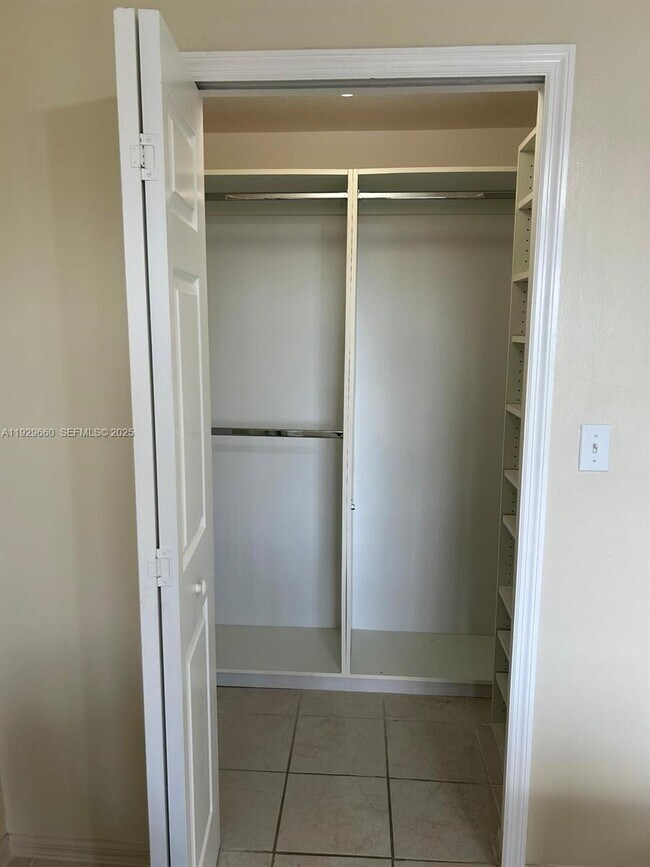 Building Photo - 3410 Coral Wy