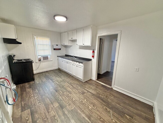 Building Photo - 2bed 1 bath Home Sweet Home