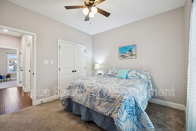 Building Photo - 207 Bedford Ct