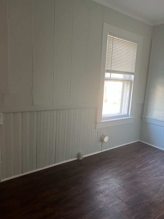 Building Photo - 367 Hawley St