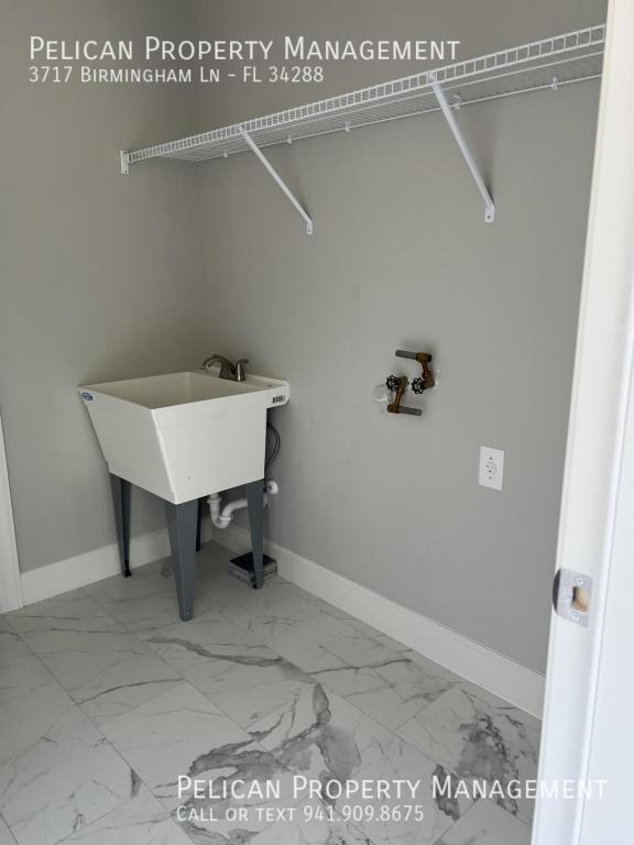 Building Photo - 3717 Birmingham Ln