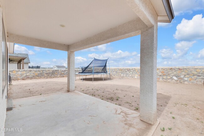 Building Photo - 11364 Santa Barbara