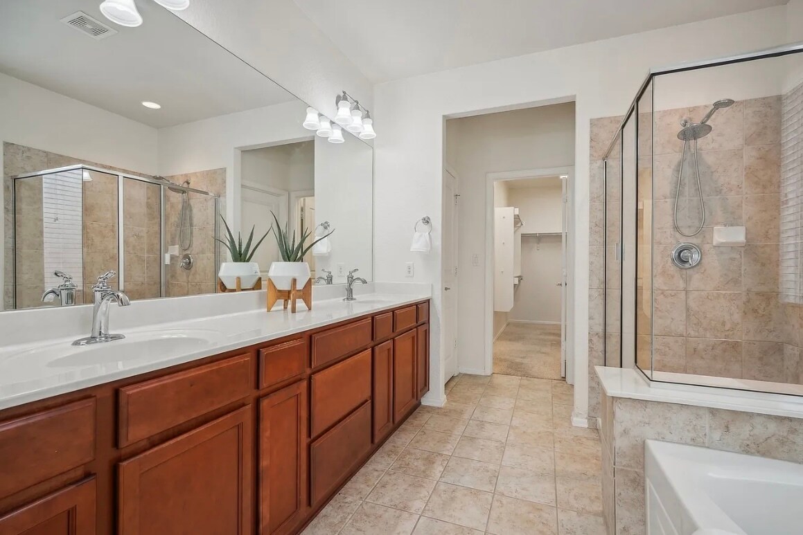 Primary bathroom - 27458 Camino Tower