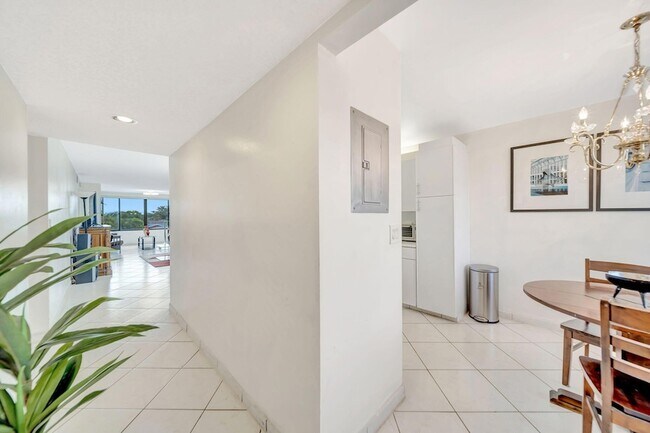 Building Photo - 9485 N Belfort Cir