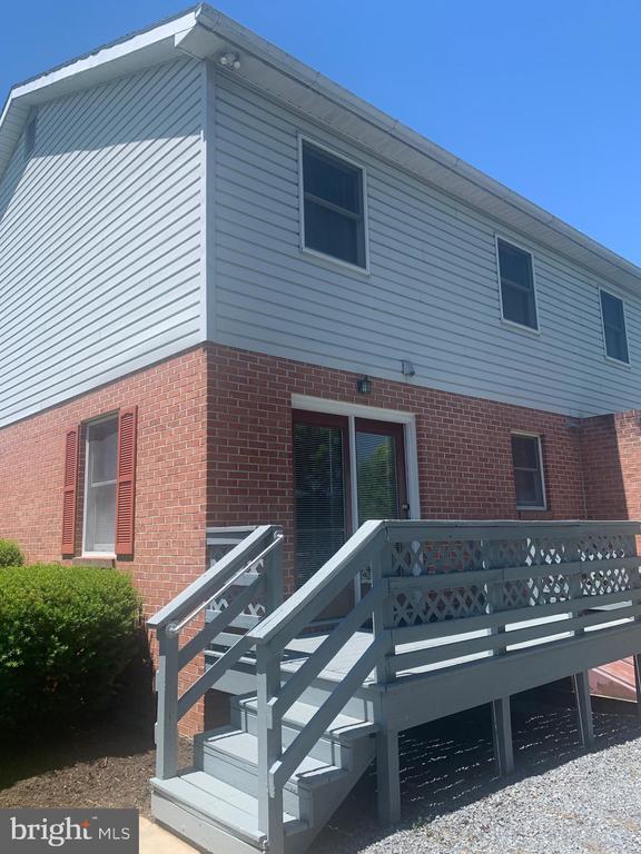 Building Photo - 205 N Linden Ave