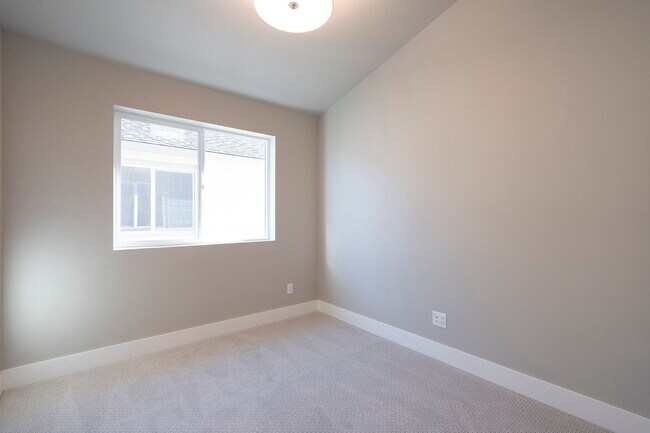 Building Photo - 2 Weeks Free Rent W/ Approved Application ...