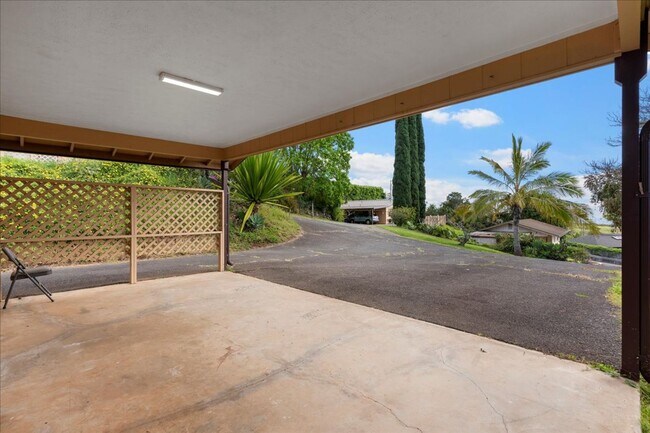 Building Photo - 515 Lower Kimo Dr
