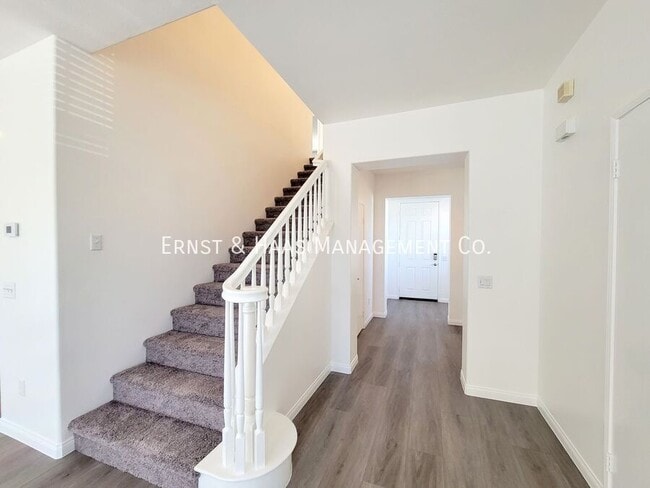 Building Photo - 17528 Yellowwood Way