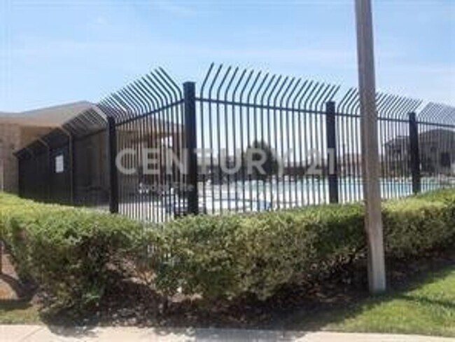 Building Photo - Wonderful 3/2/2 in CROWLEY ISD For Rent!
