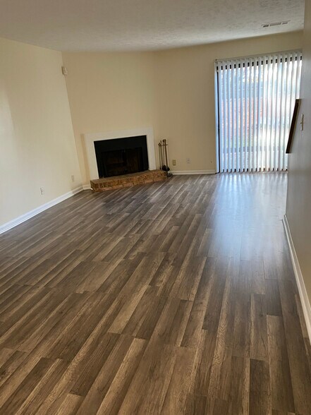 Building Photo - 1597 Springleaf Point SE