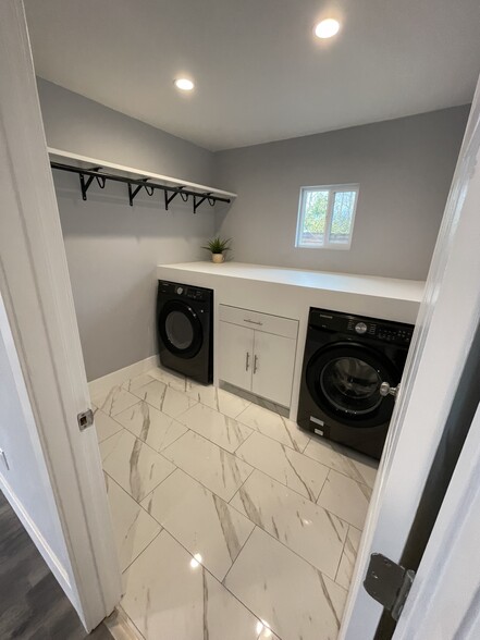 Building Photo - 13872 Weidner St