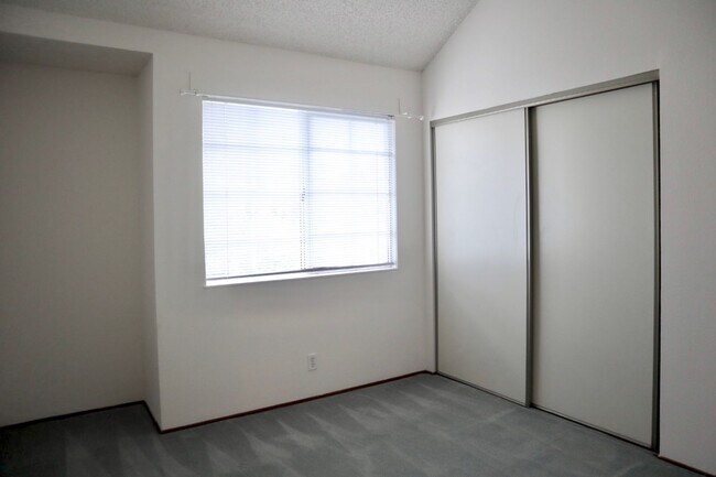 Building Photo - Beautiful Single Family Home in Niles Dist...