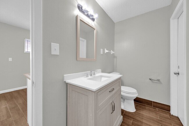 Building Photo - 674 Hobbs Dr