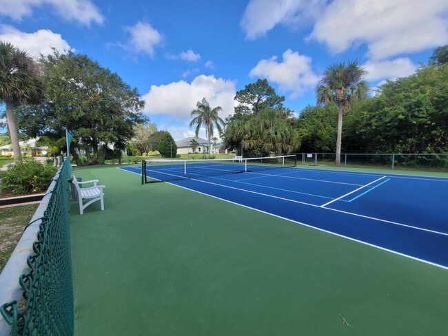 Building Photo - 502 Cross Creek Cir