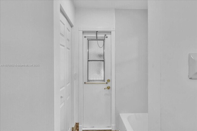 Building Photo - 5650 NW 40th Terrace