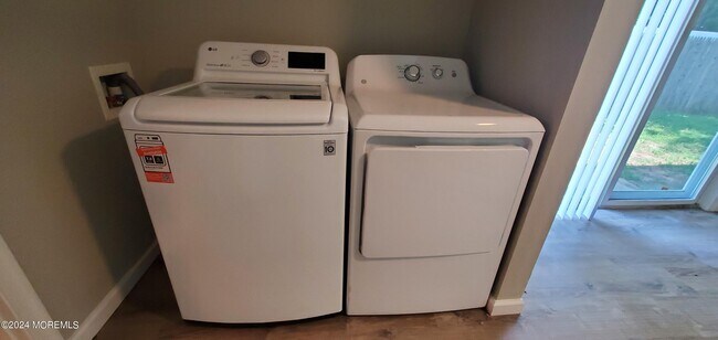 Building Photo - 1620 Union Ave