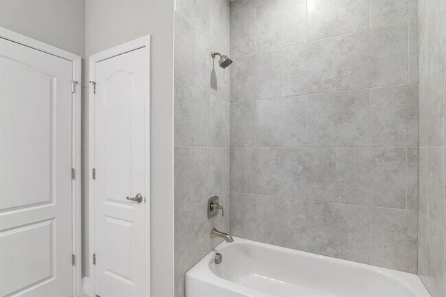 Building Photo - 573 Joy Haven Dr