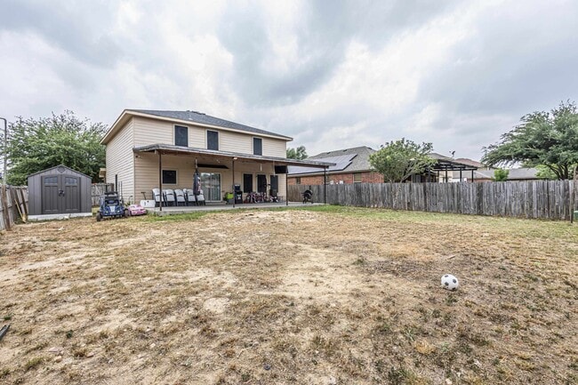 Building Photo - 5220 Feria Dr