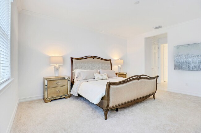 Main bedroom - 14578 Tropical Dr