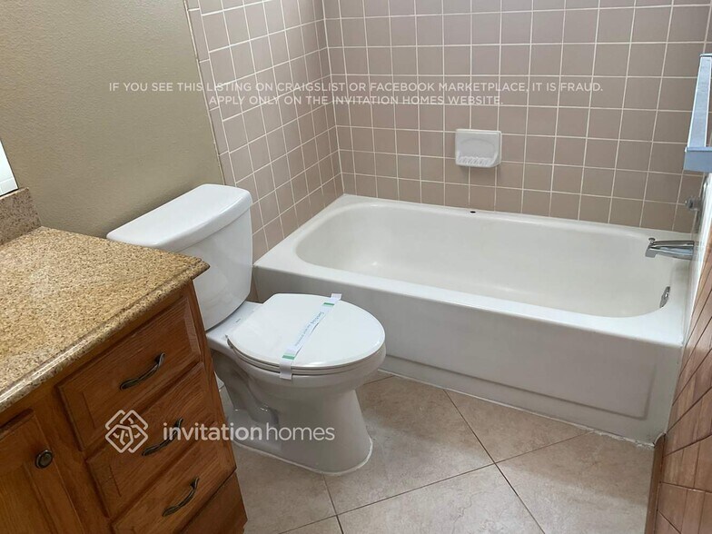 Building Photo - 2811 Eagle Run Cir N