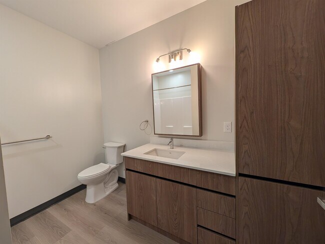 Building Photo - 55 N Main St