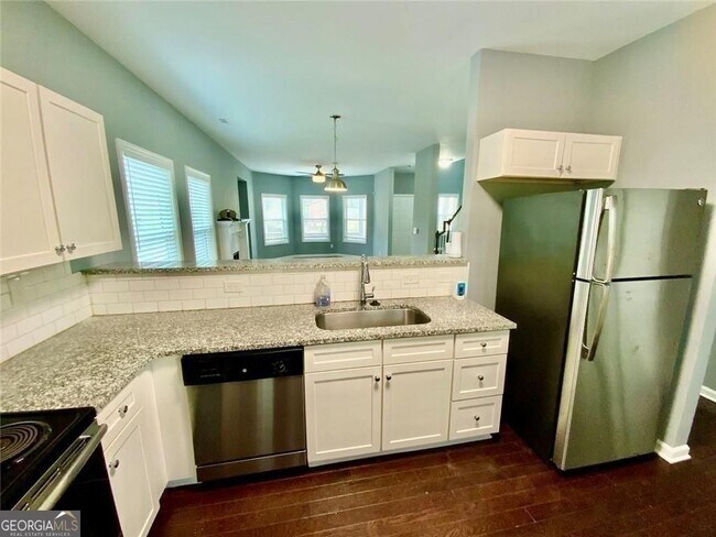 Building Photo - 294 Bass St SW