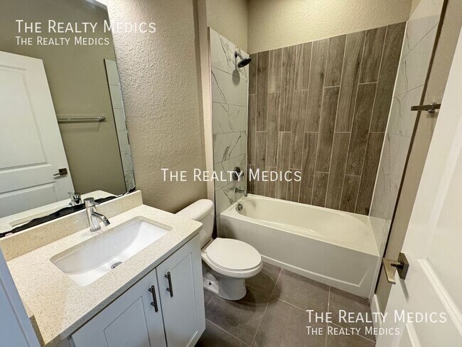 Building Photo - 205 Hibiscus Ln