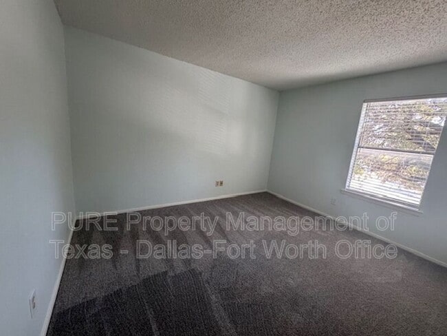 Building Photo - 625 Timberline Dr