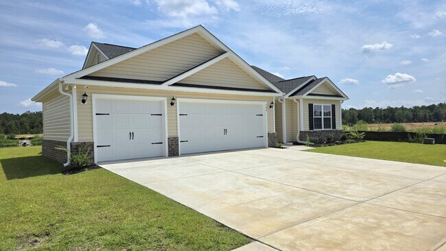 Building Photo - 506 Woodside Dr
