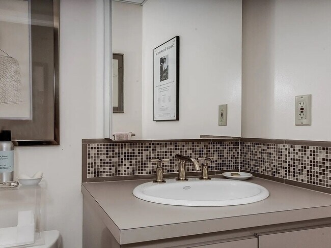 Building Photo - 50 Winchester St