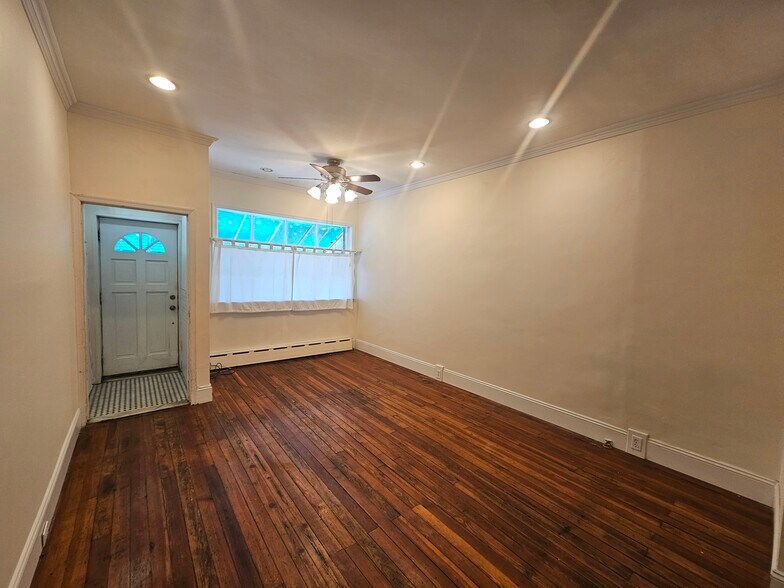 Building Photo - 1316 S 8th St