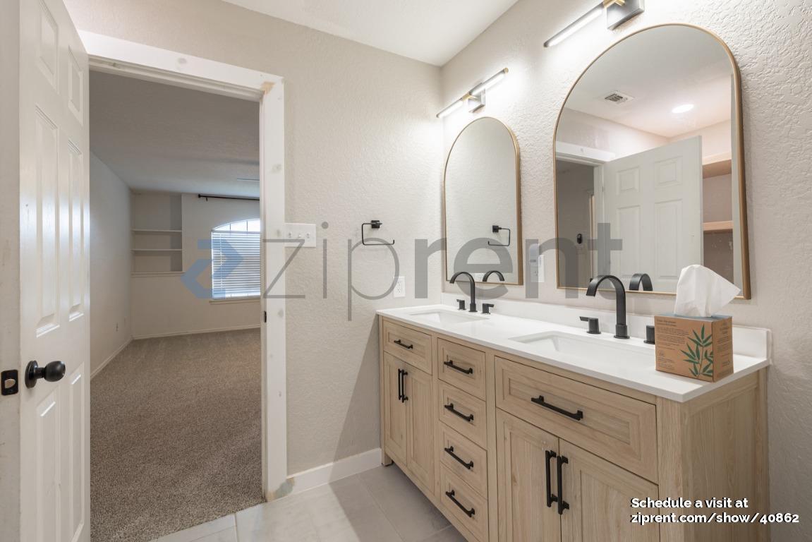 Building Photo - 6706 Raintree Pl