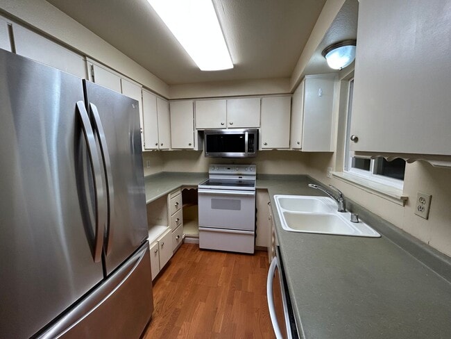 Building Photo - 5952 Longdin Rd