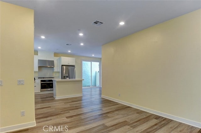 Building Photo - 535 Embrook
