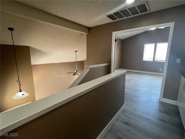 Building Photo - 1368 Torington Dr