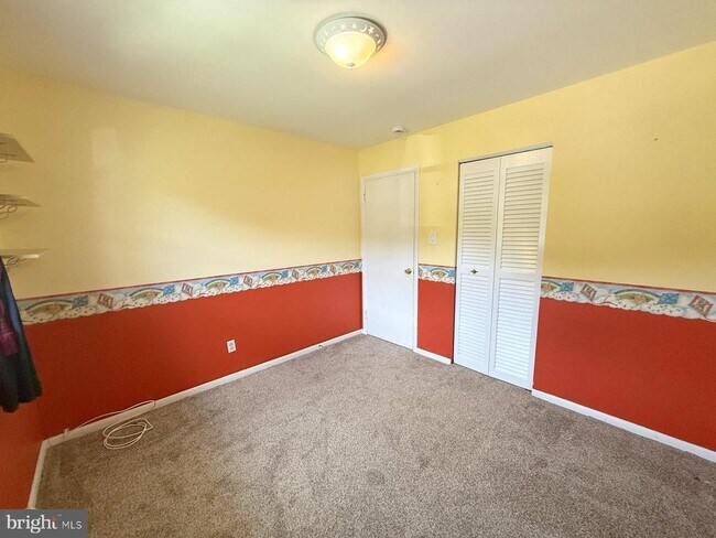 Building Photo - 11 Knollwood Dr