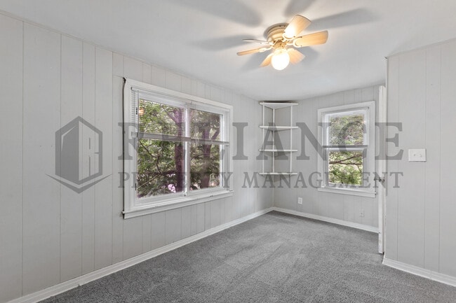 Building Photo - 719 S Glenn St