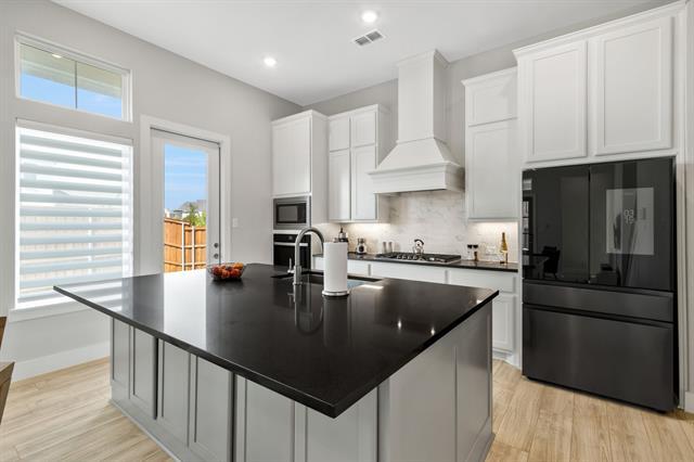 Building Photo - 12106 Dahlia Bay Dr